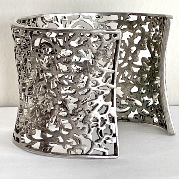 Vintage Ornate Cuff Bracelet - Picture 8 of 15